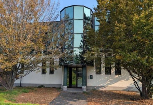 locale commerciale in vendita a Vigliano Biellese