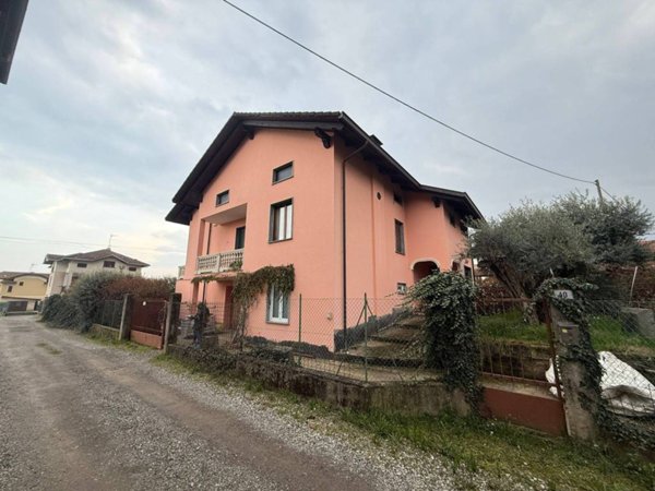 casa indipendente in vendita a Vigliano Biellese