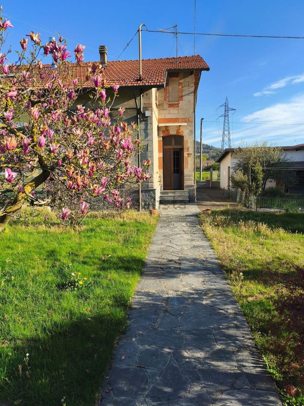 casa indipendente in vendita a Vigliano Biellese