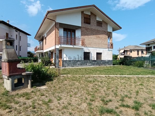 casa indipendente in vendita a Vigliano Biellese