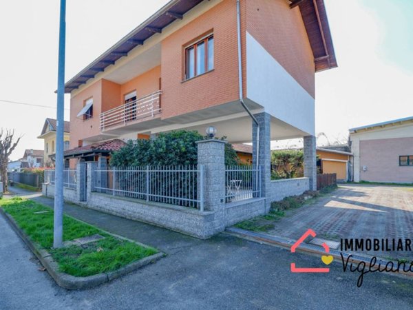 casa indipendente in vendita a Vigliano Biellese