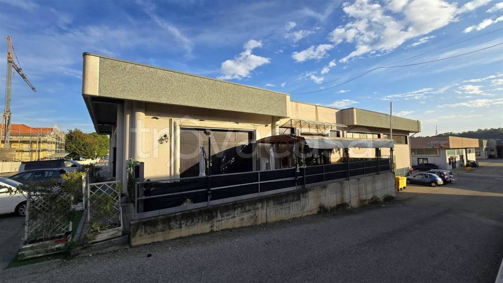 negozio in vendita a Vigliano Biellese