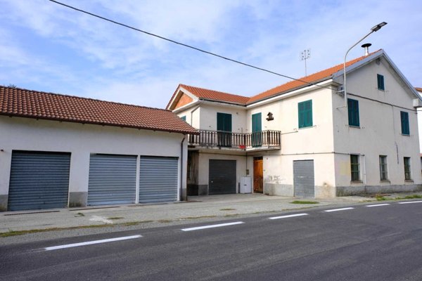 casa indipendente in vendita a Ponzone in zona Cimaferle