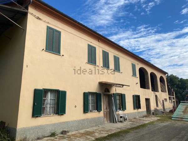 casa indipendente in vendita ad Alice Bel Colle