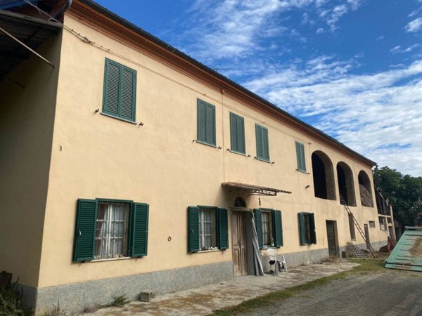 casa indipendente in vendita ad Alice Bel Colle