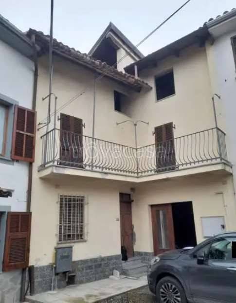 casa indipendente in vendita ad Alice Bel Colle