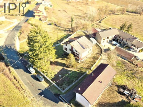 casa indipendente in vendita ad Alice Bel Colle
