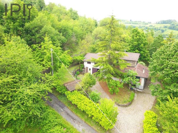 casa indipendente in vendita ad Alice Bel Colle