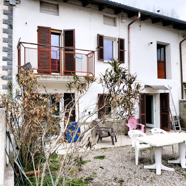 casa indipendente in vendita ad Alice Bel Colle