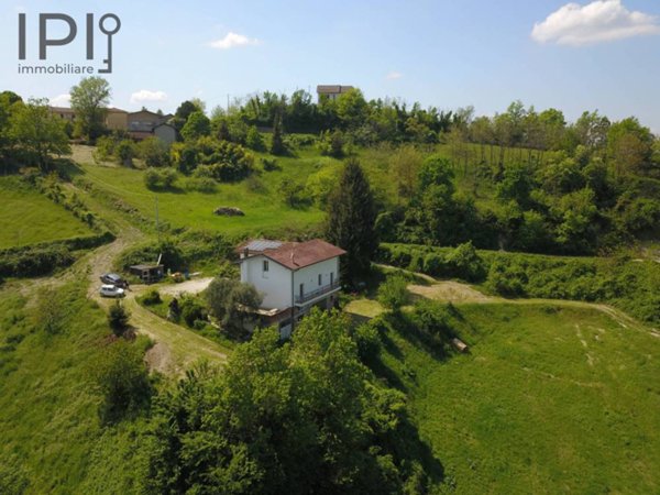 casa indipendente in vendita ad Alice Bel Colle