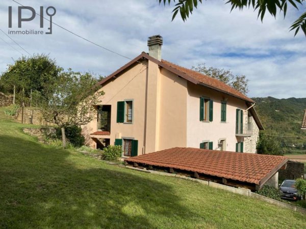 casa indipendente in vendita ad Alice Bel Colle