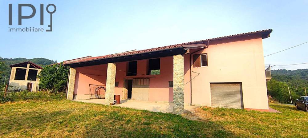 casa indipendente in vendita ad Alice Bel Colle
