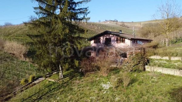 casa indipendente in vendita ad Alice Bel Colle