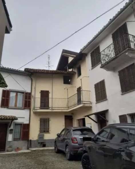 casa indipendente in vendita ad Alice Bel Colle