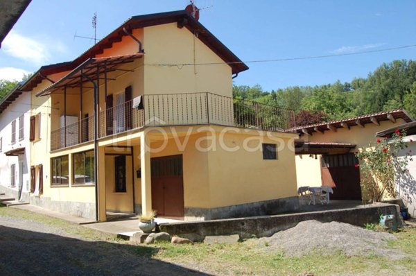 casa indipendente in vendita ad Alice Bel Colle