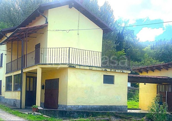 casa indipendente in vendita ad Alice Bel Colle