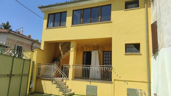 casa indipendente in vendita ad Alice Bel Colle