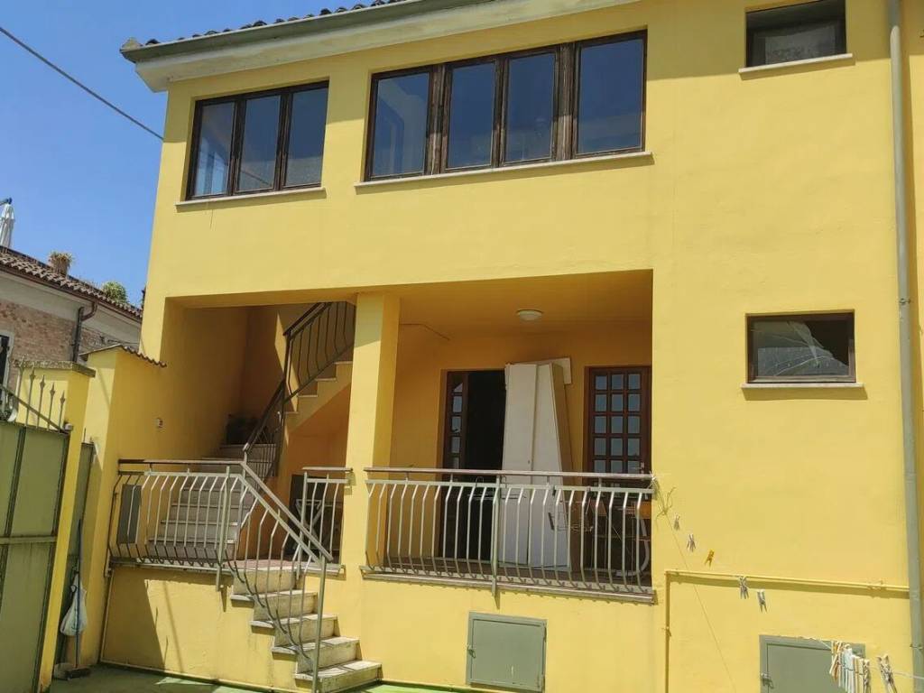 casa indipendente in vendita ad Alice Bel Colle