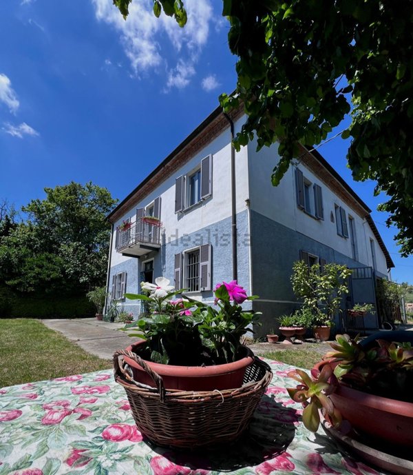 casa indipendente in vendita ad Alice Bel Colle