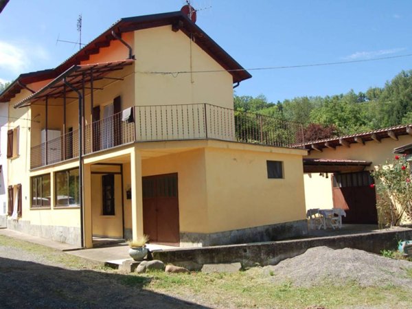 casa indipendente in vendita ad Alice Bel Colle
