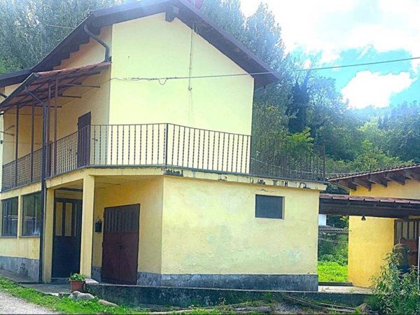 casa indipendente in vendita ad Alice Bel Colle