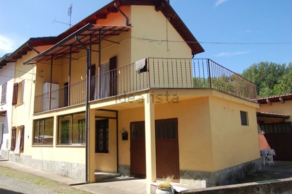 casa indipendente in vendita ad Alice Bel Colle