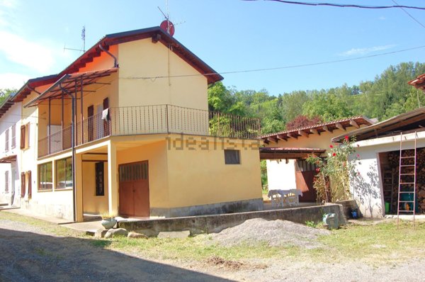 casa indipendente in vendita ad Alice Bel Colle