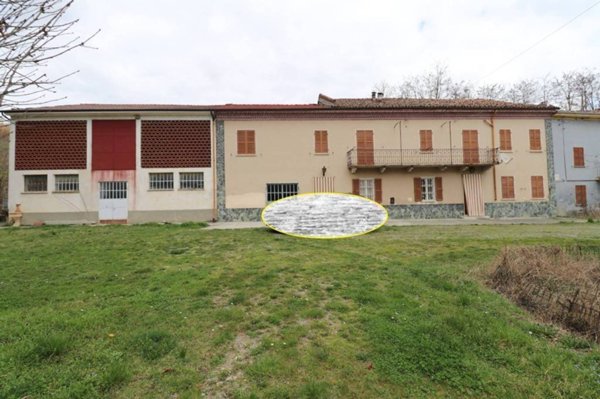 casa indipendente in vendita ad Alice Bel Colle