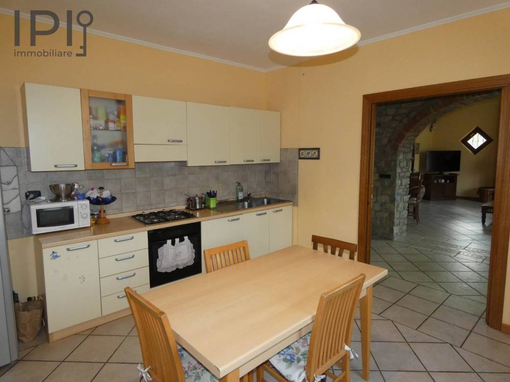 casa indipendente in vendita ad Alice Bel Colle