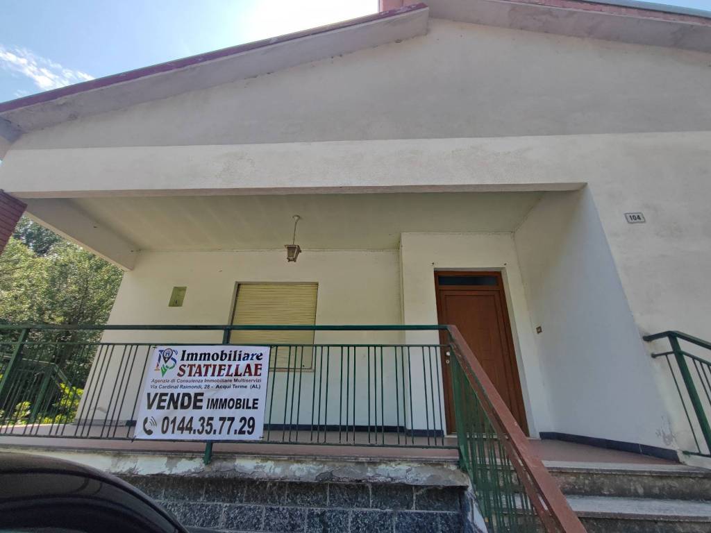 casa indipendente in vendita ad Alice Bel Colle