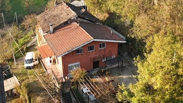 casa indipendente in vendita ad Alice Bel Colle in zona Causolo