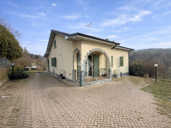 casa indipendente in vendita ad Alice Bel Colle in zona Causolo