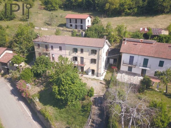 casa indipendente in vendita ad Alice Bel Colle
