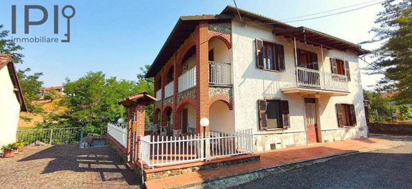casa indipendente in vendita ad Alice Bel Colle