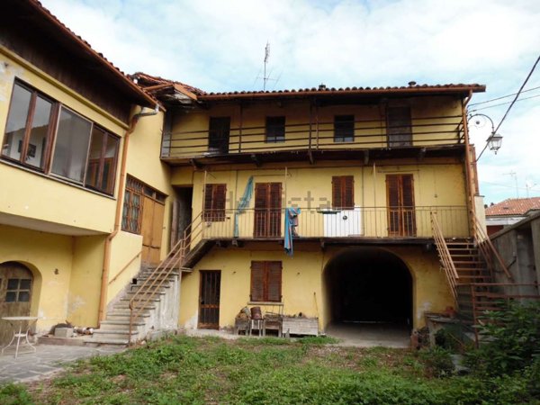 casa indipendente in vendita a Viverone