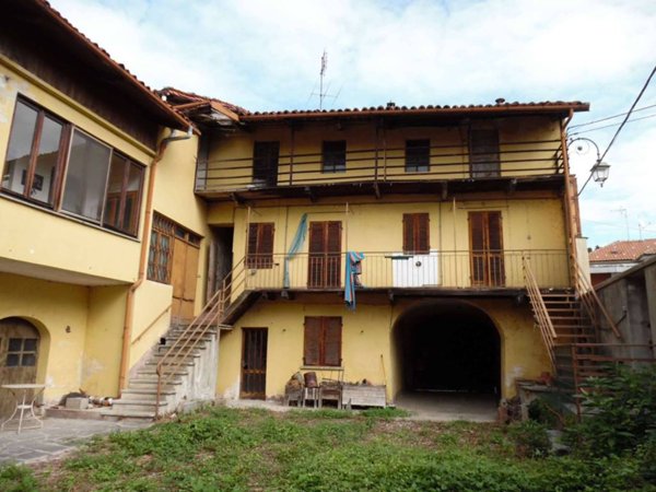 casa indipendente in vendita a Viverone