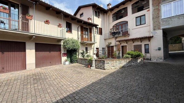 casa indipendente in vendita a Viverone