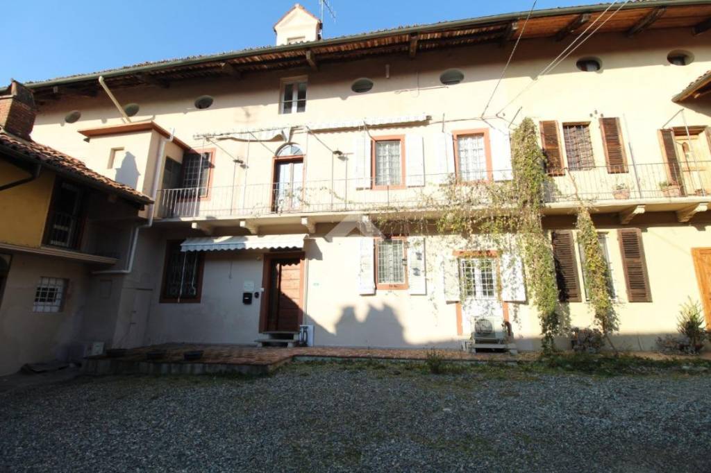 casa indipendente in vendita a Viverone