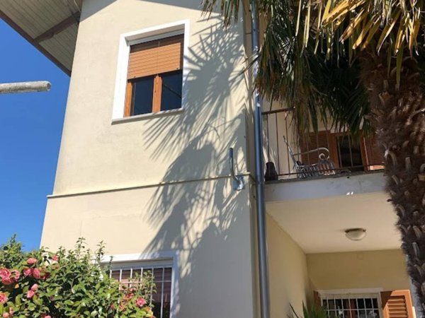 casa indipendente in vendita a Viverone