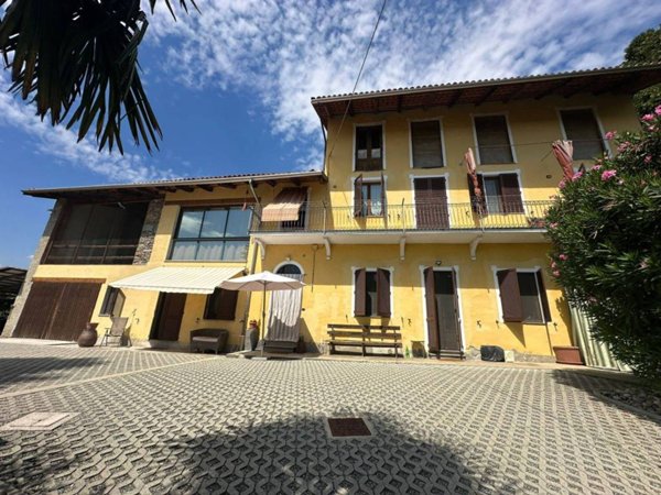 casa indipendente in vendita a Viverone