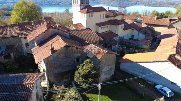 casa indipendente in vendita a Viverone in zona Bertignano