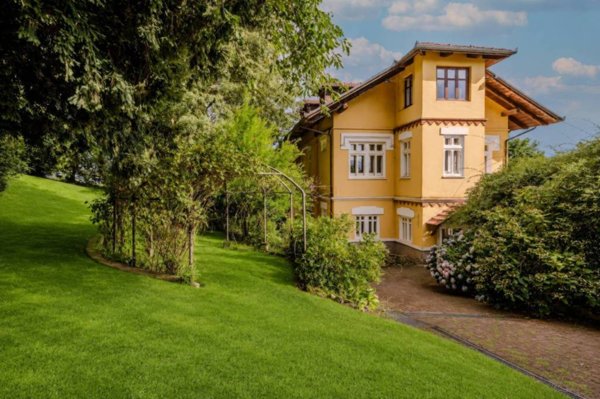 casa indipendente in vendita a Viverone in zona Bertignano