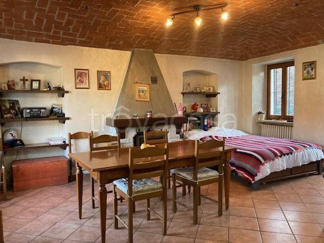 casa indipendente in vendita a Zimone