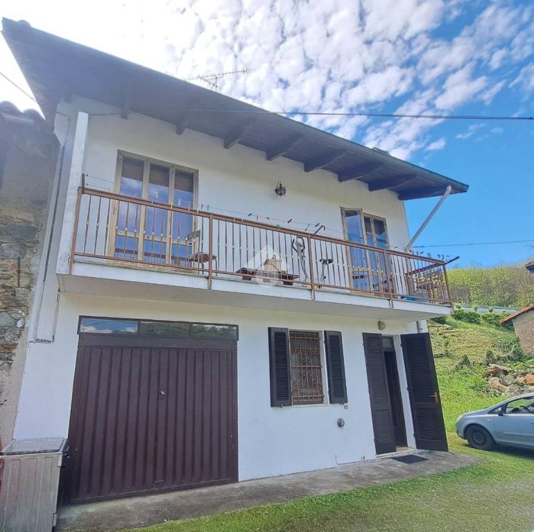 casa indipendente in vendita a Zimone
