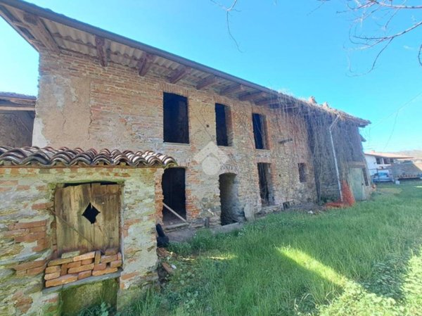 casa indipendente in vendita a Zimone