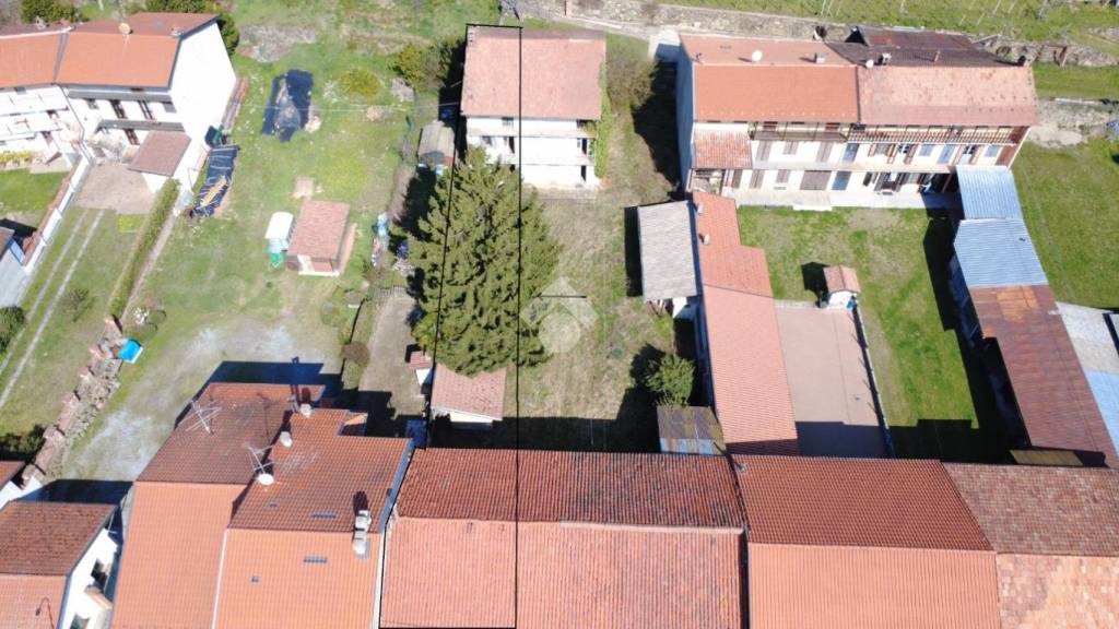 casa indipendente in vendita a Zimone