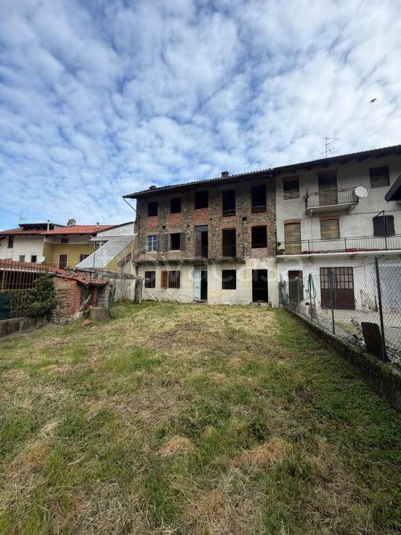 casa indipendente in vendita a Zimone