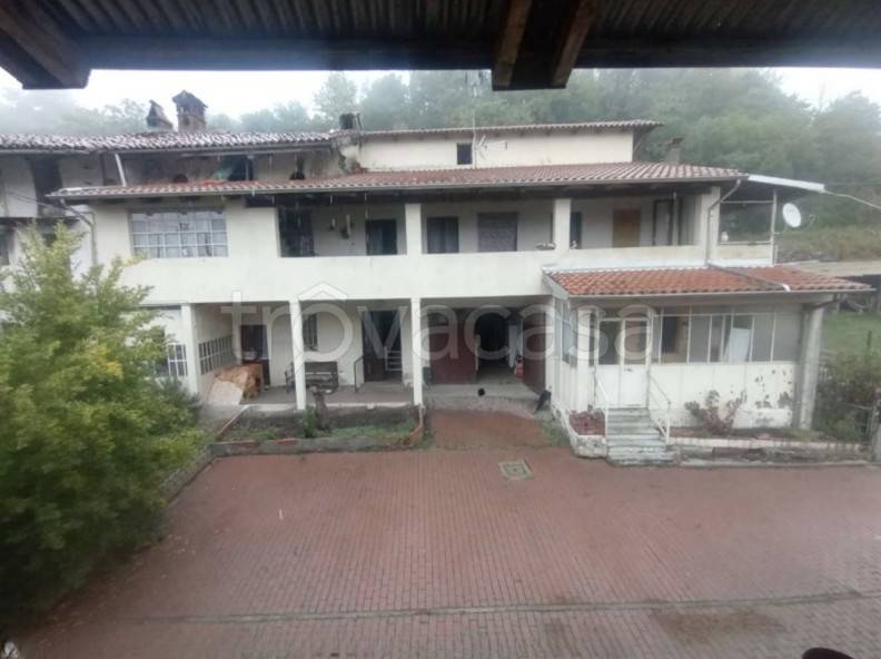 quadrivano in vendita a Zimone