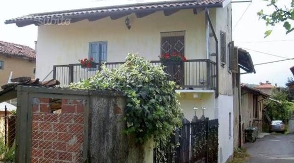 casa indipendente in vendita a Zubiena