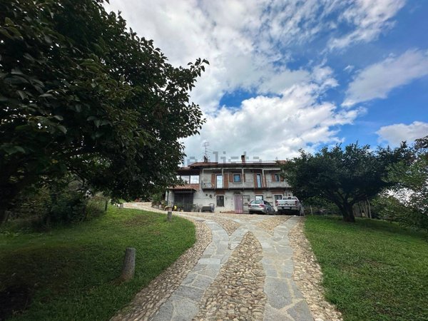 casa indipendente in vendita a Zubiena